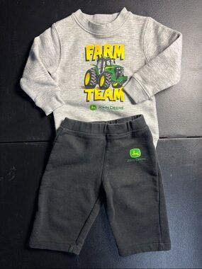 John Deere Gray Sweatshirt with Black Joggers - Green & Yellow Tractor Graphic